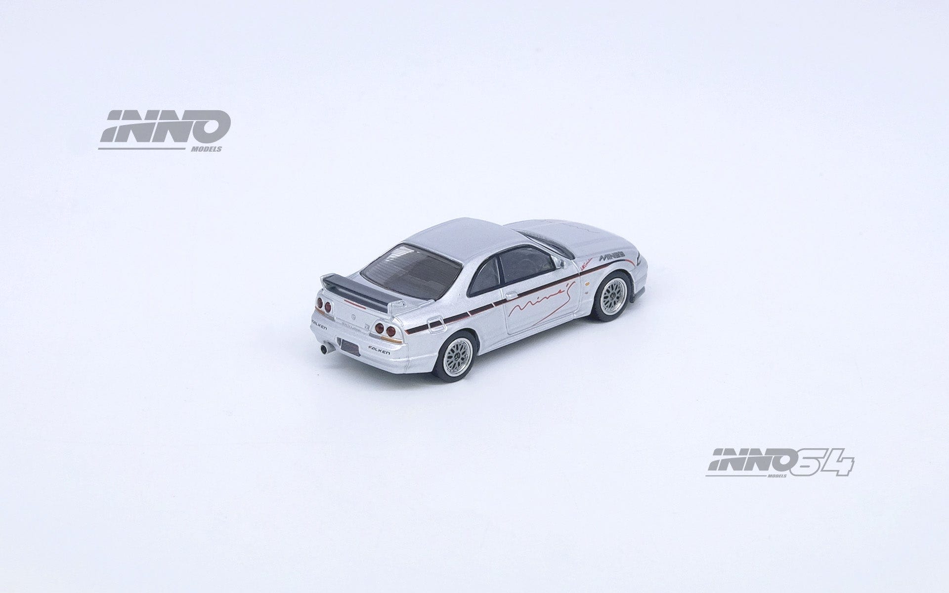 1/64 改Nissan Skyline R32 BN 風 TE37 関村 1989 Nissan Skyline R32 with 15x9.5 22 Rays Engineering Te37 and