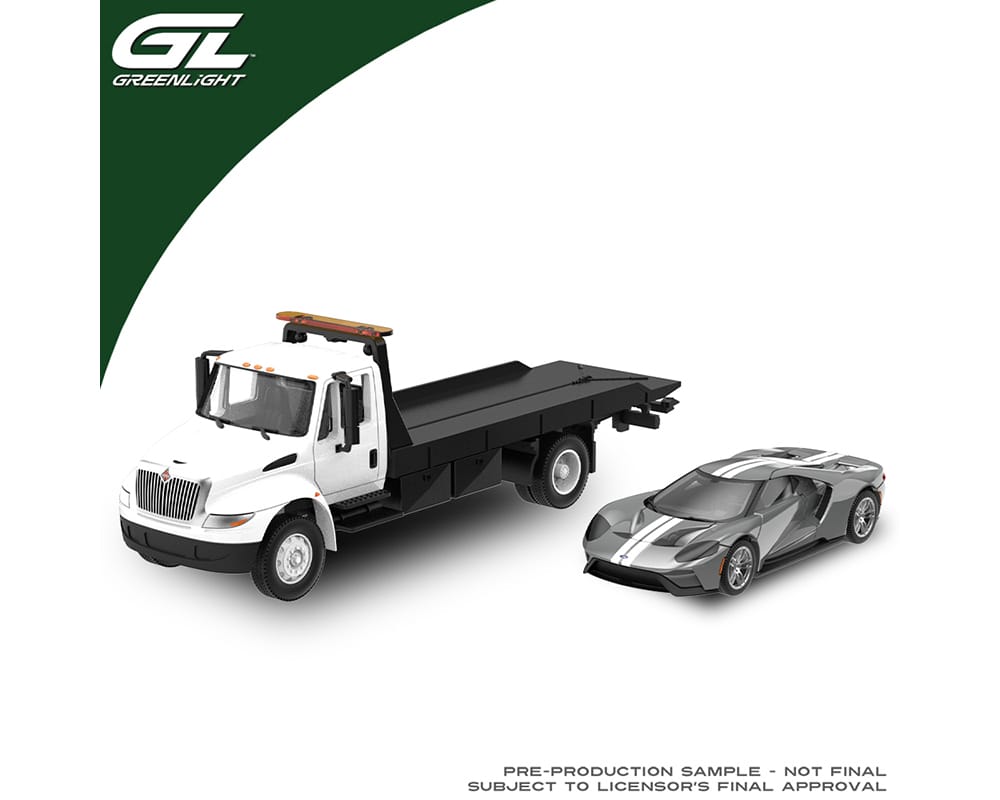 International Durastar 4400 with 2017 Greenlight 1/64 | Hanz Driven 30611