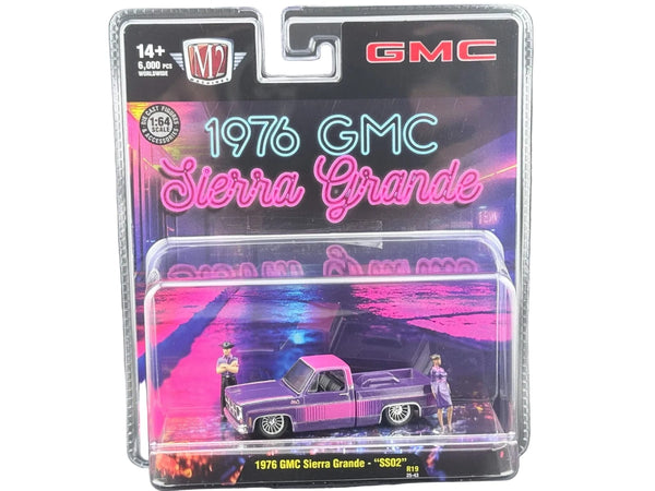 1976 GMC Sierra Grande SS02 with Minifigures M2 Machines 1:64 Diorama