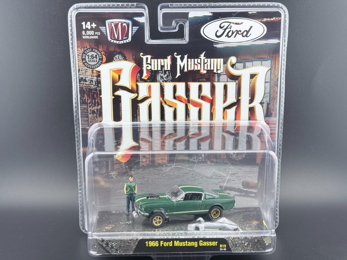 1966 Ford Mustang Gasser with Minifigures M2 Machines 1:64 Diorama