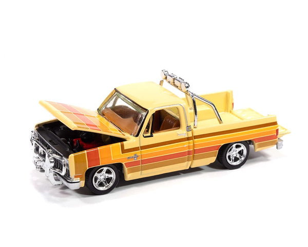 1981 Chevrolet Silverado Fleetside Custom Lowered – Beige Auto World 1/64 scale