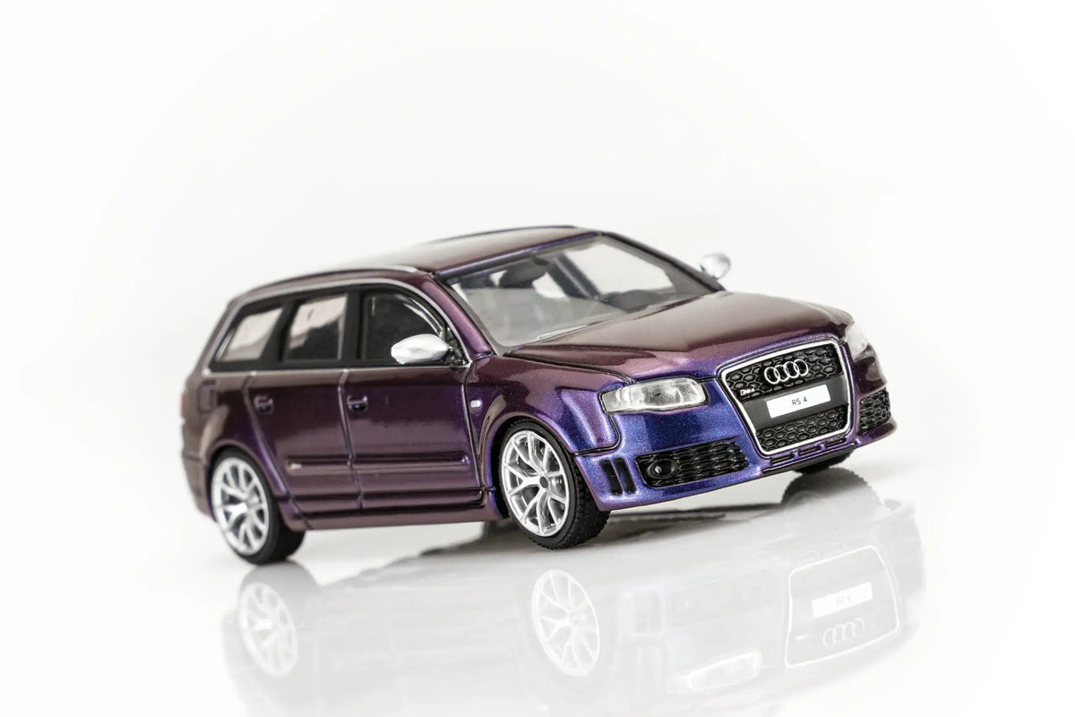 (PRE-ORDER) Audi RS4 B7 2005 Armygirl Purple Pearl Motorhelix 1/64 M68311