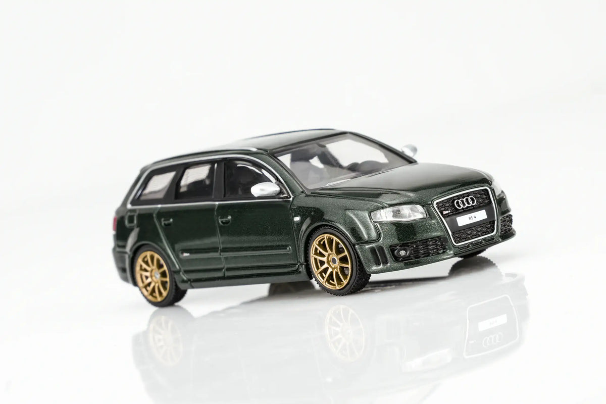(PRE-ORDER) Audi RS4 B7 2005 Deep Green Pearl Motorhelix 1/64 M68307