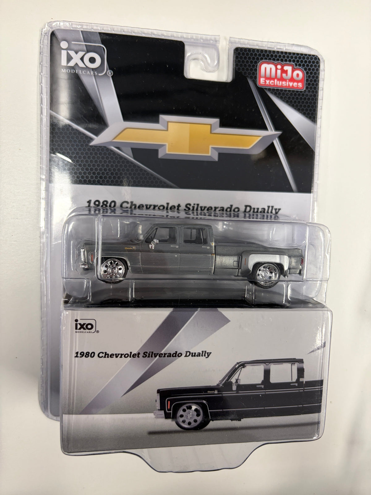 Chase 1980 Chevrolet Silverado C30 Crew Cab Dually Lowered Black Limited Edition IXO Model 1:64 IAPR1013CHASE