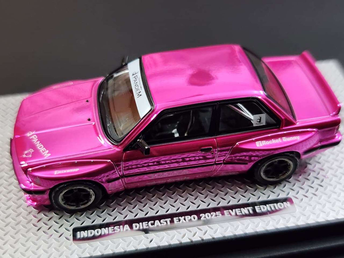 Chase BMW E30 Pink Chrome Widebody IDE Indonesia Special Event car Inno64
