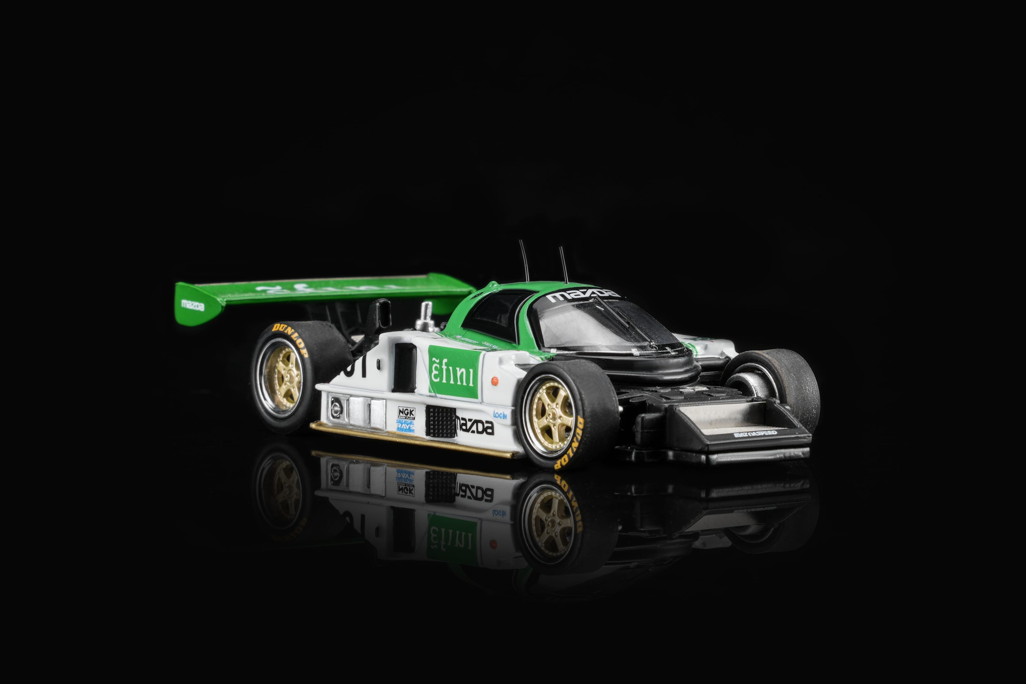 PRE-ORDER) Mazda 787B No. 201 Green/White Motorhelix 1/64 – Hanz
