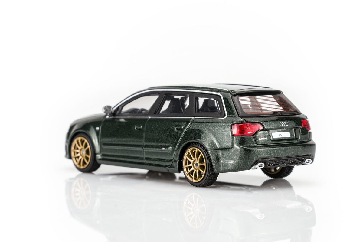 (PRE-ORDER) Audi RS4 B7 2005 Deep Green Pearl Motorhelix 1/64 M68307
