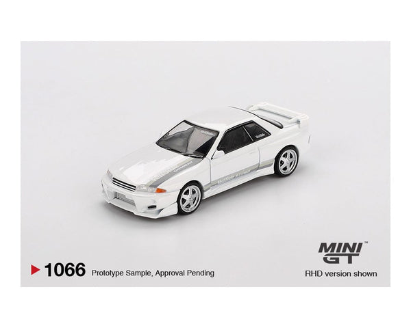 ミニカー MiNiGT 68 LBWORKS Nissan GT-R white Unboxing Mini GT 68 LBWK Widebody Nissan GT-R - YouTube